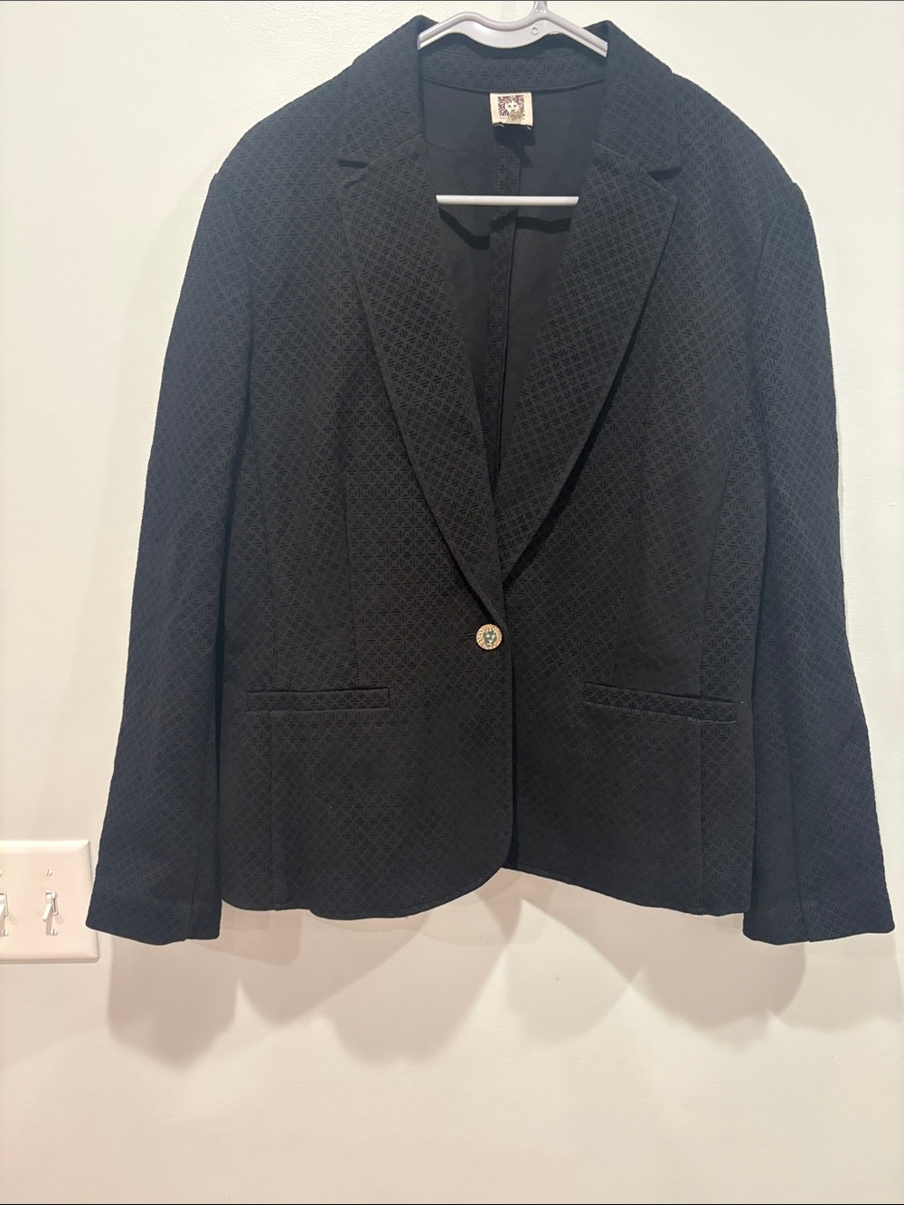 Anne Klein Black Textured Single-Button Blazer ptp 22 length 26.5 best for large